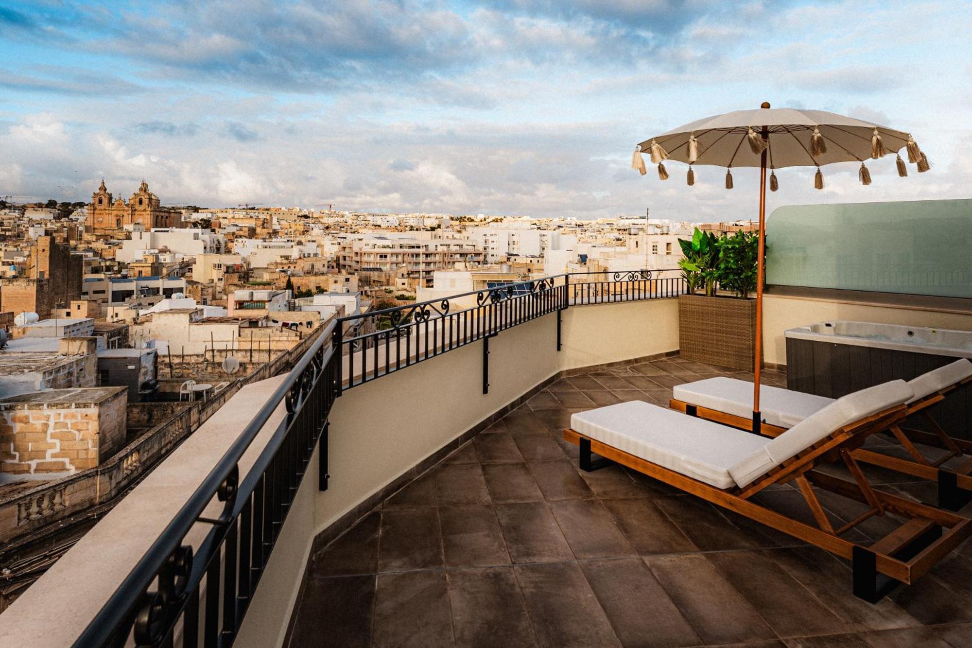 Royale Sainte Helene Boutique Hotel Birkirkara Exterior foto